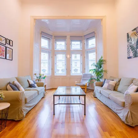 Central Grand Apartment Next To The Fashion Road Budapest Exterior photo